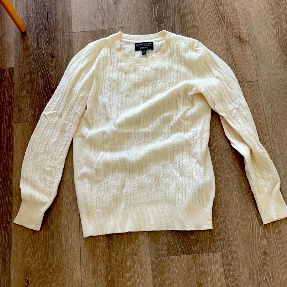 Banana republic cable knit cream sweater